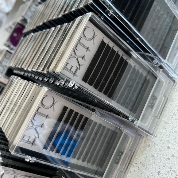 CLEARANCE Eyelashes Boxes Acrylic Box EXTC - Many Sizes & Length - Picture 5 of 16